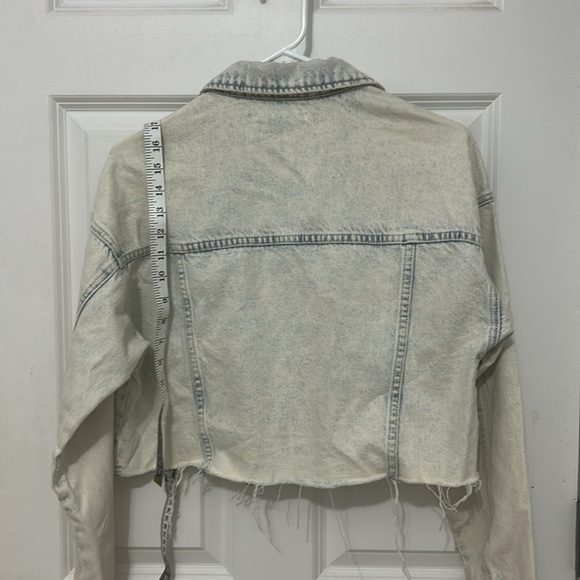 Pacsun distressed cropped frayed denim jacket size XS/small - Picture 4 of 5